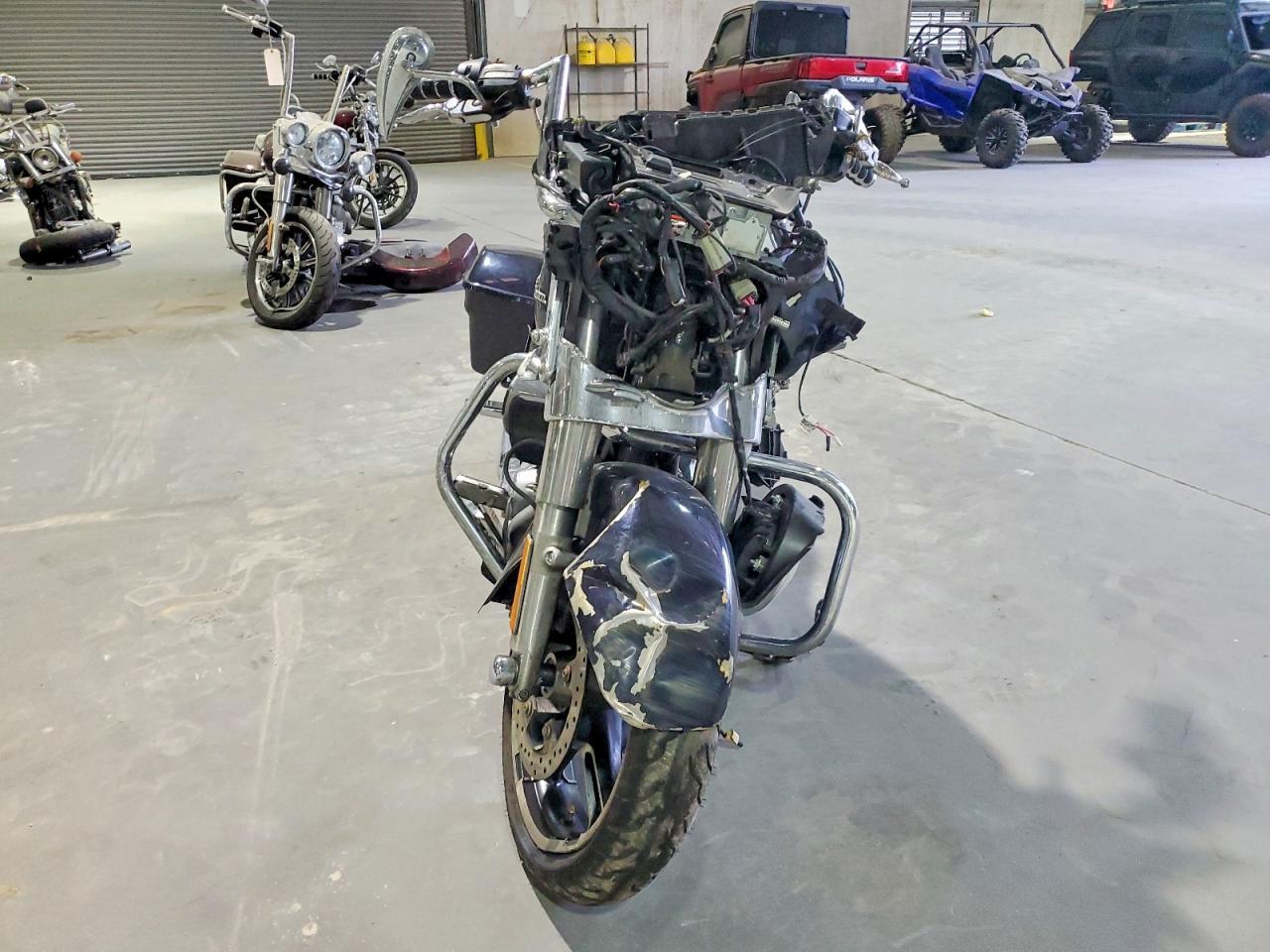 2019 Harley-Davidson Flhx - Image 2