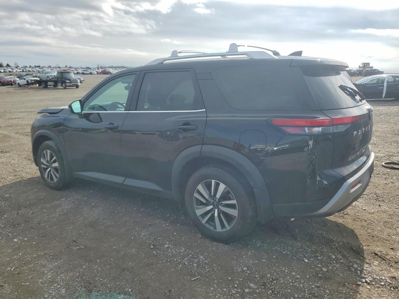 2024 Nissan Pathfinder Sl - Фото 2