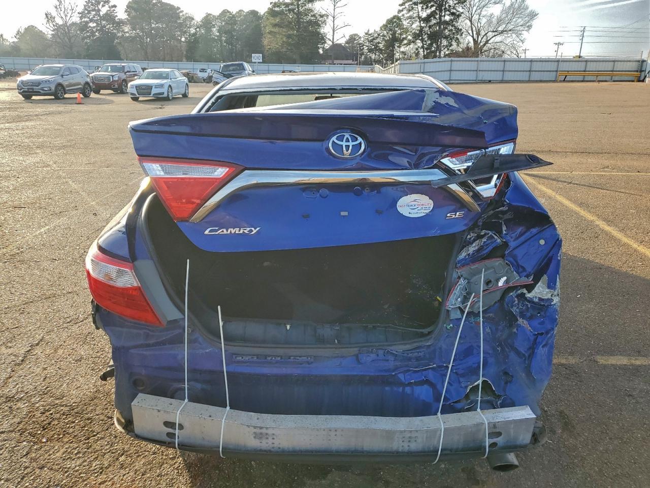 2016 Toyota Camry Le - Image 6