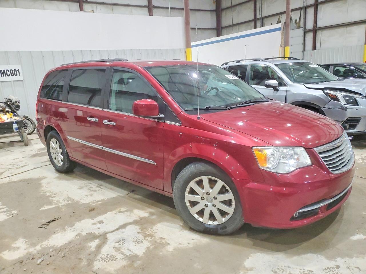 2016 Chrysler Town & Country Touring - Фото 4