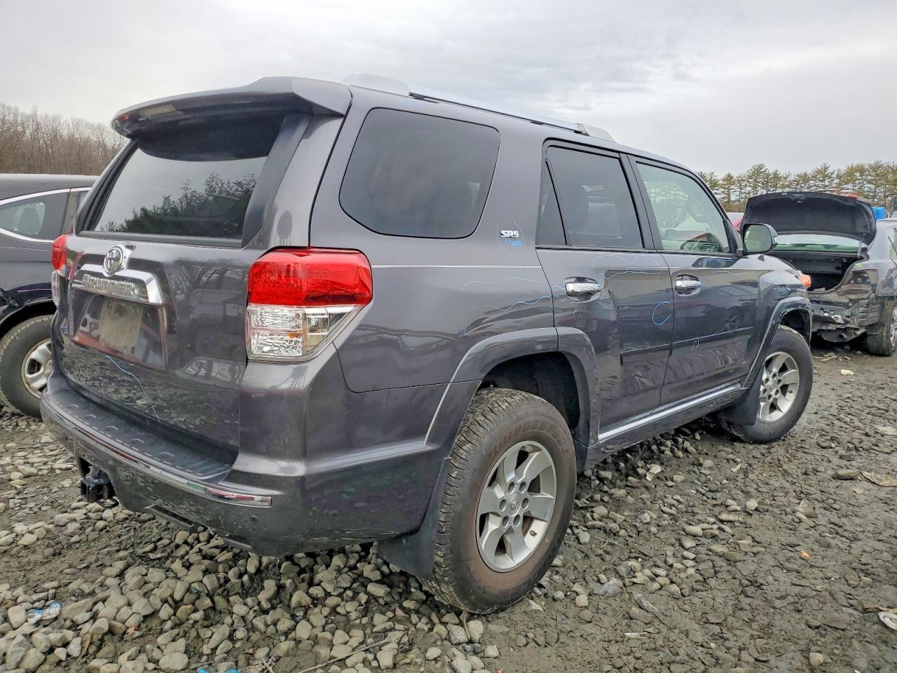 2013 Toyota 4Runner Sr5 - Image 3