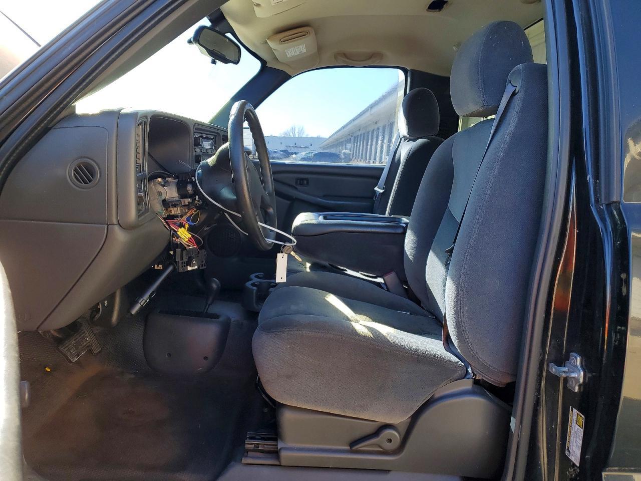 2005 GMC New Sierra K1500 - Image 7