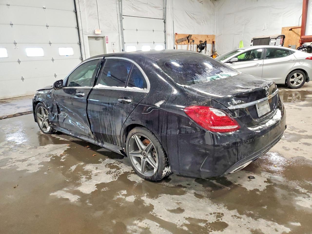 2015 Mercedes-Benz C 300 4Matic - Фото 2