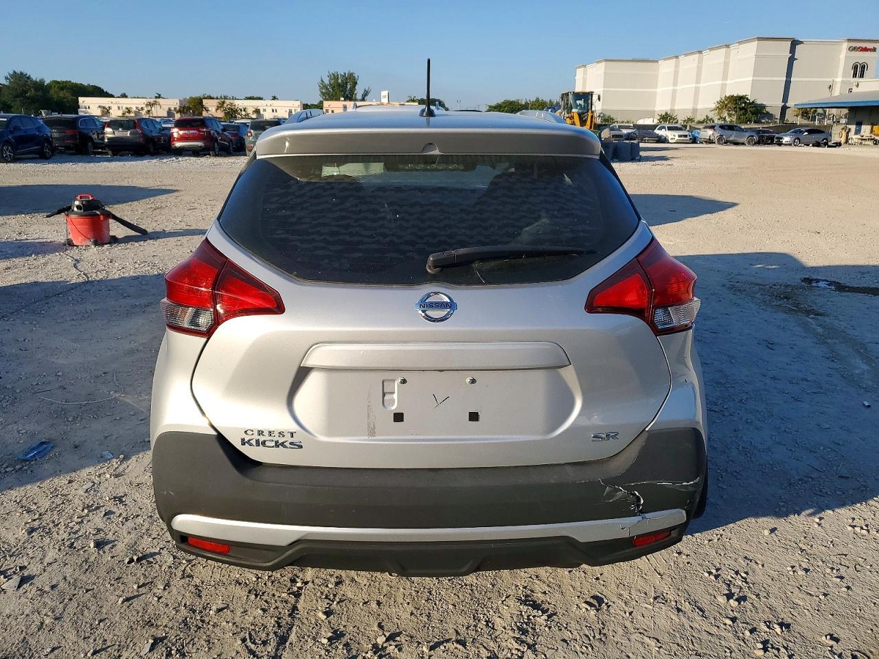 2019 Nissan Kicks S - Image 6