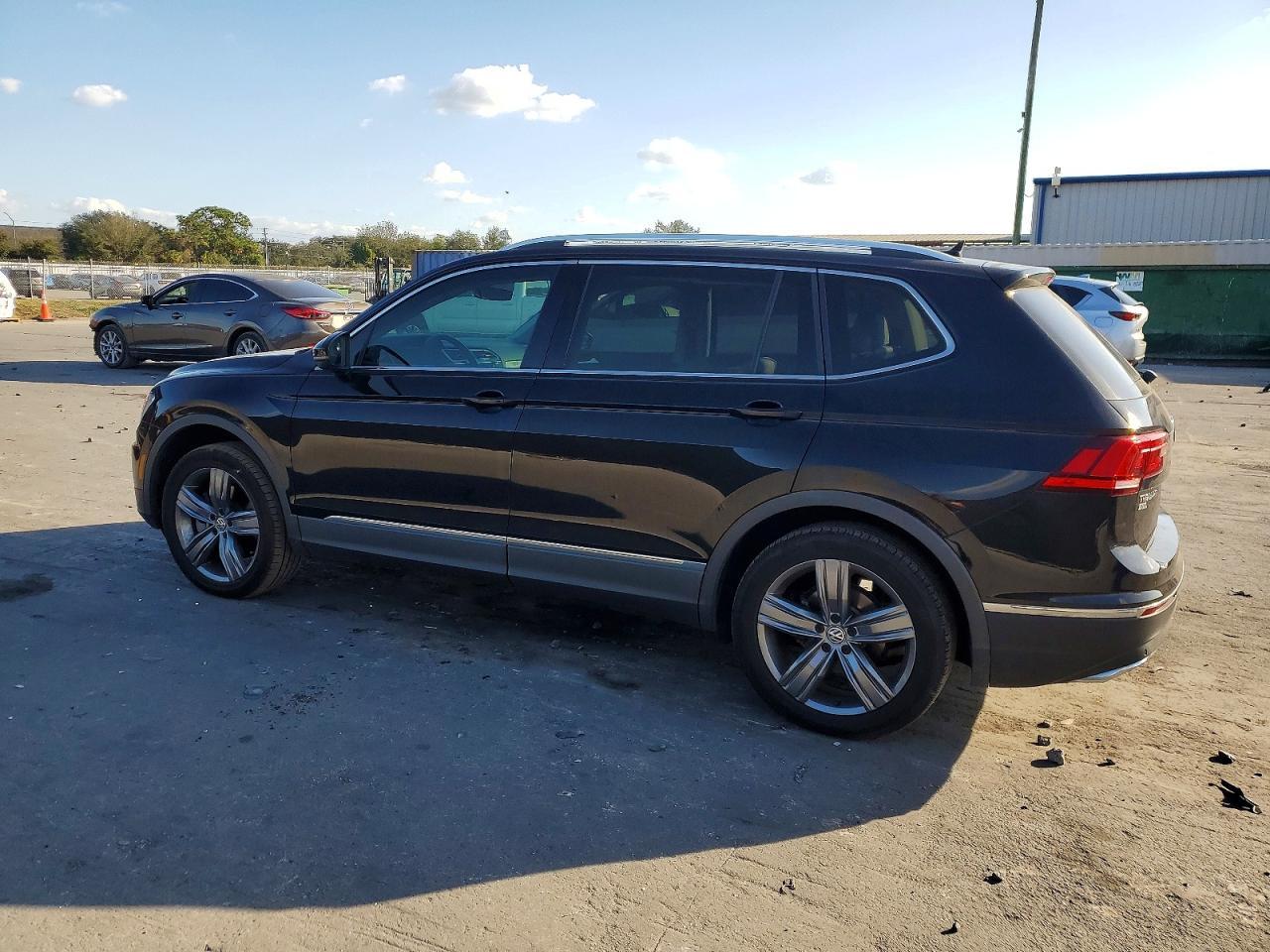 2020 Volkswagen Tiguan Se - Фото 2