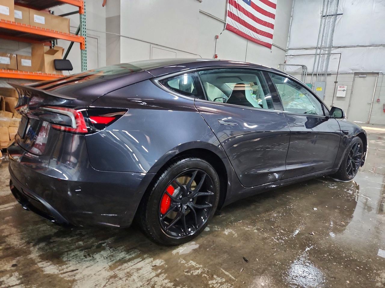 2024 Tesla Model 3 - Фото 3