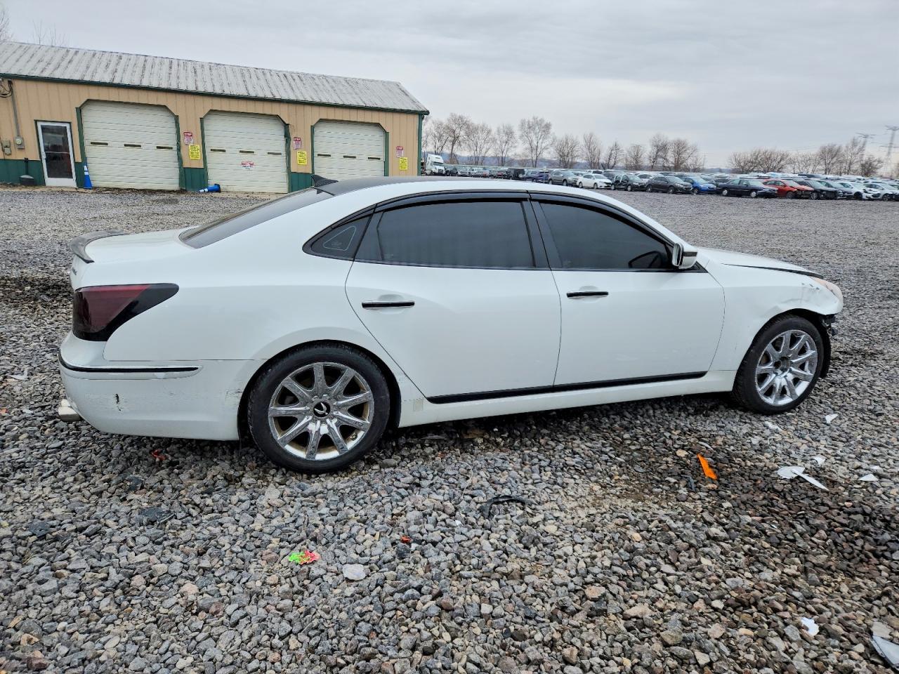 2013 Hyundai Equus Signature - Image 3