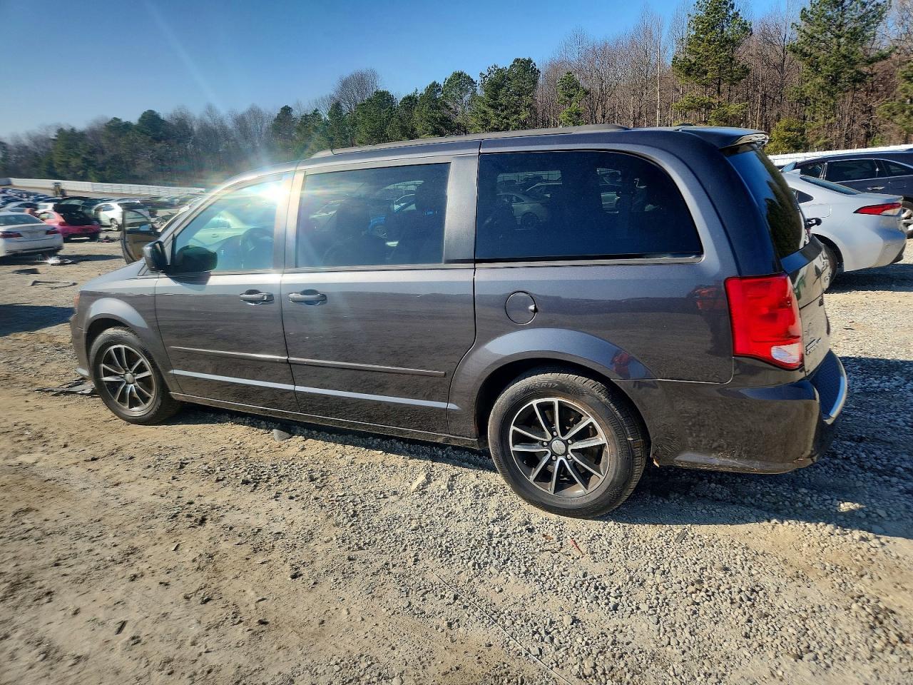 2017 Dodge Grand Caravan Gt - Фото 2
