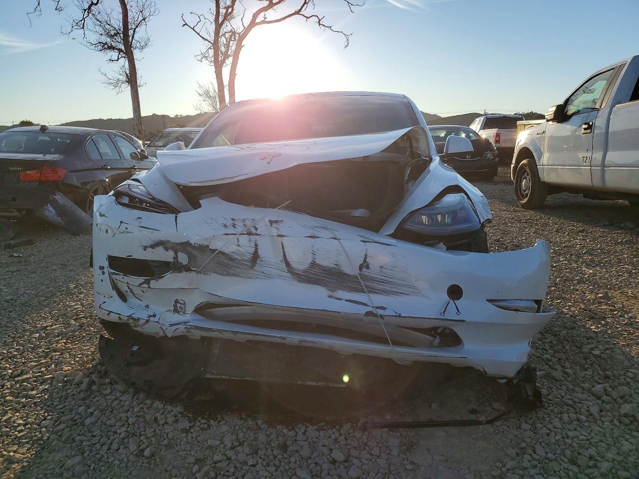 2023 Tesla Model 3 - Image 5