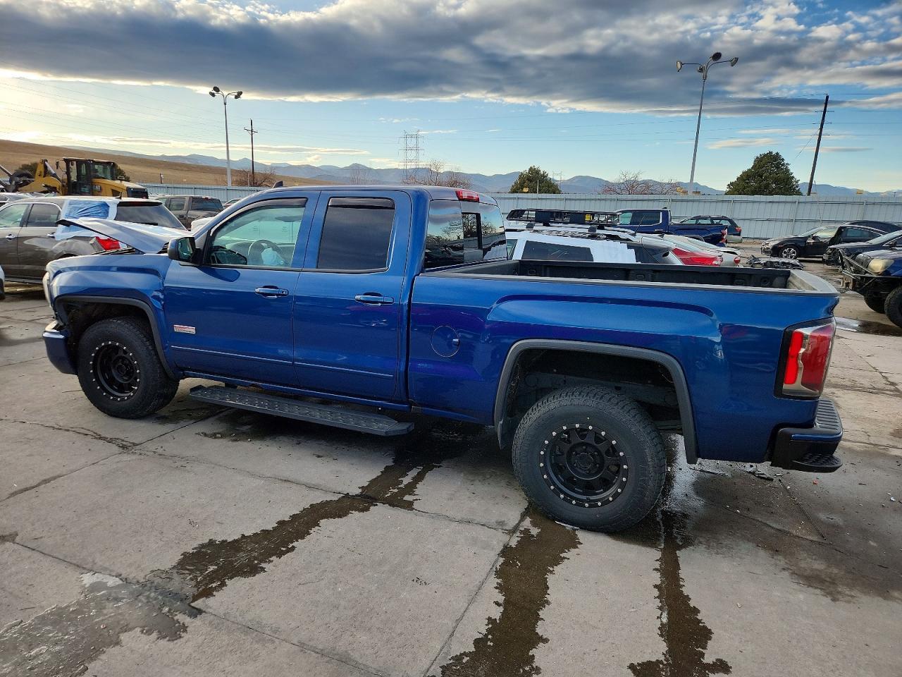 2017 GMC Sierra K1500 Slt - Image 2