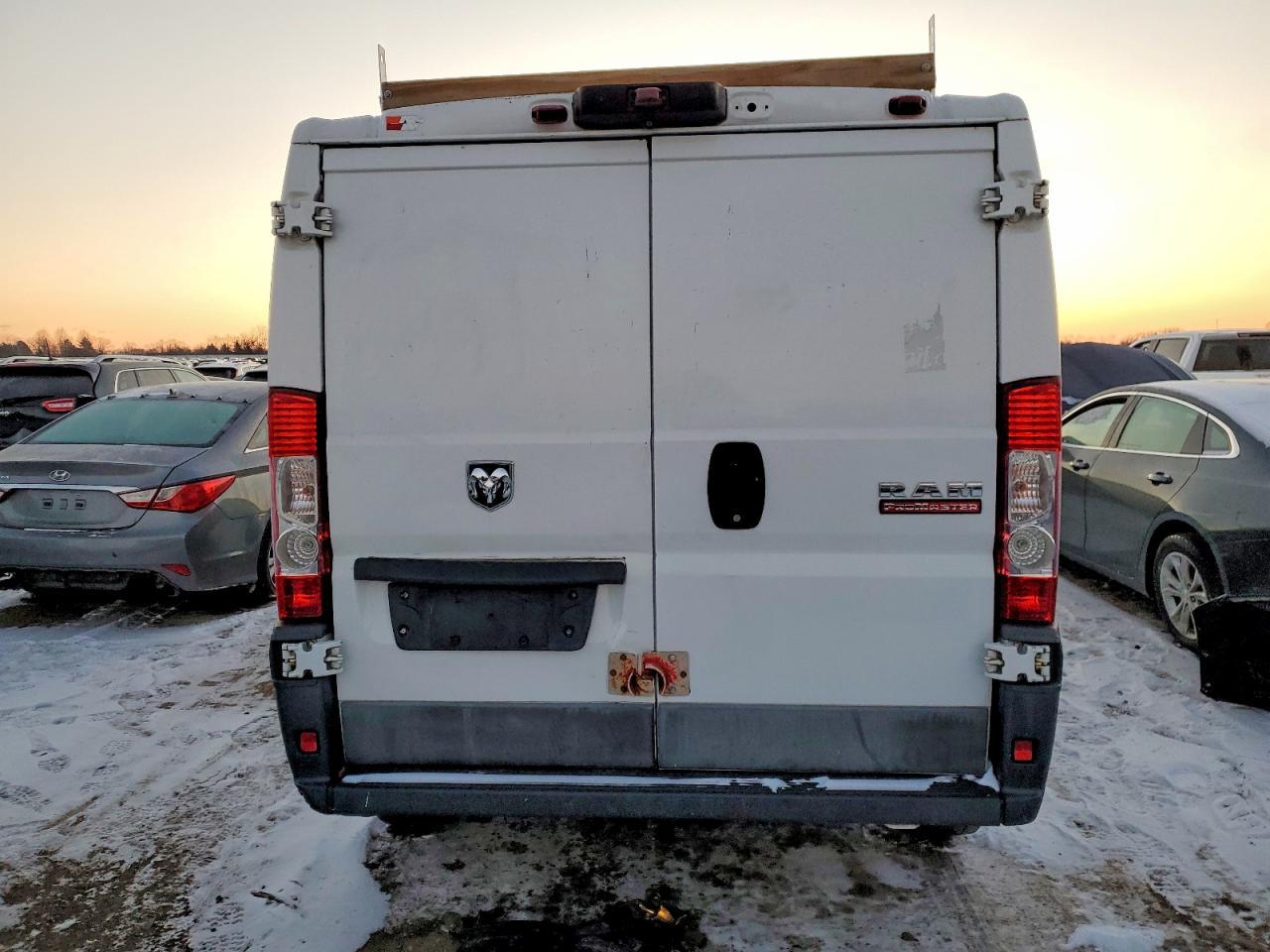 2016 Ram Promaster 1500 Utility / Service Van - Фото 6
