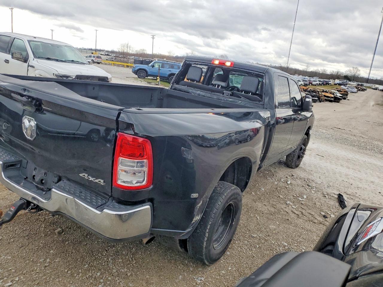 2024 Ram 3500 Tradesman - Фото 3