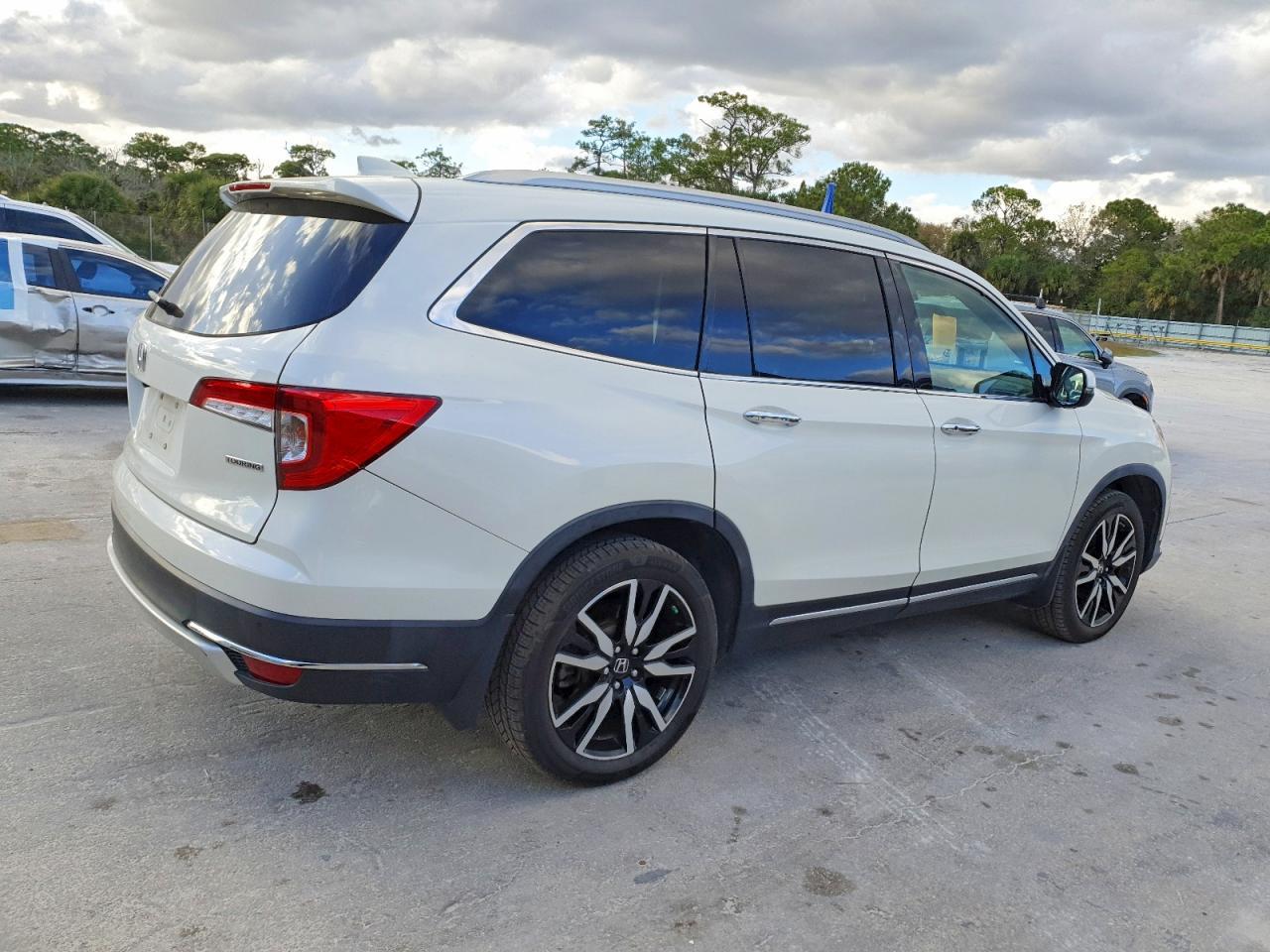 2019 Honda Pilot Touring - Image 3