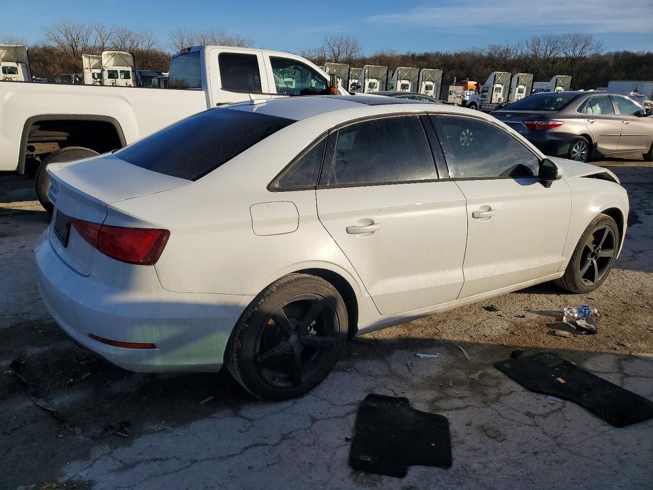 2015 Audi A3 Premium - Фото 3