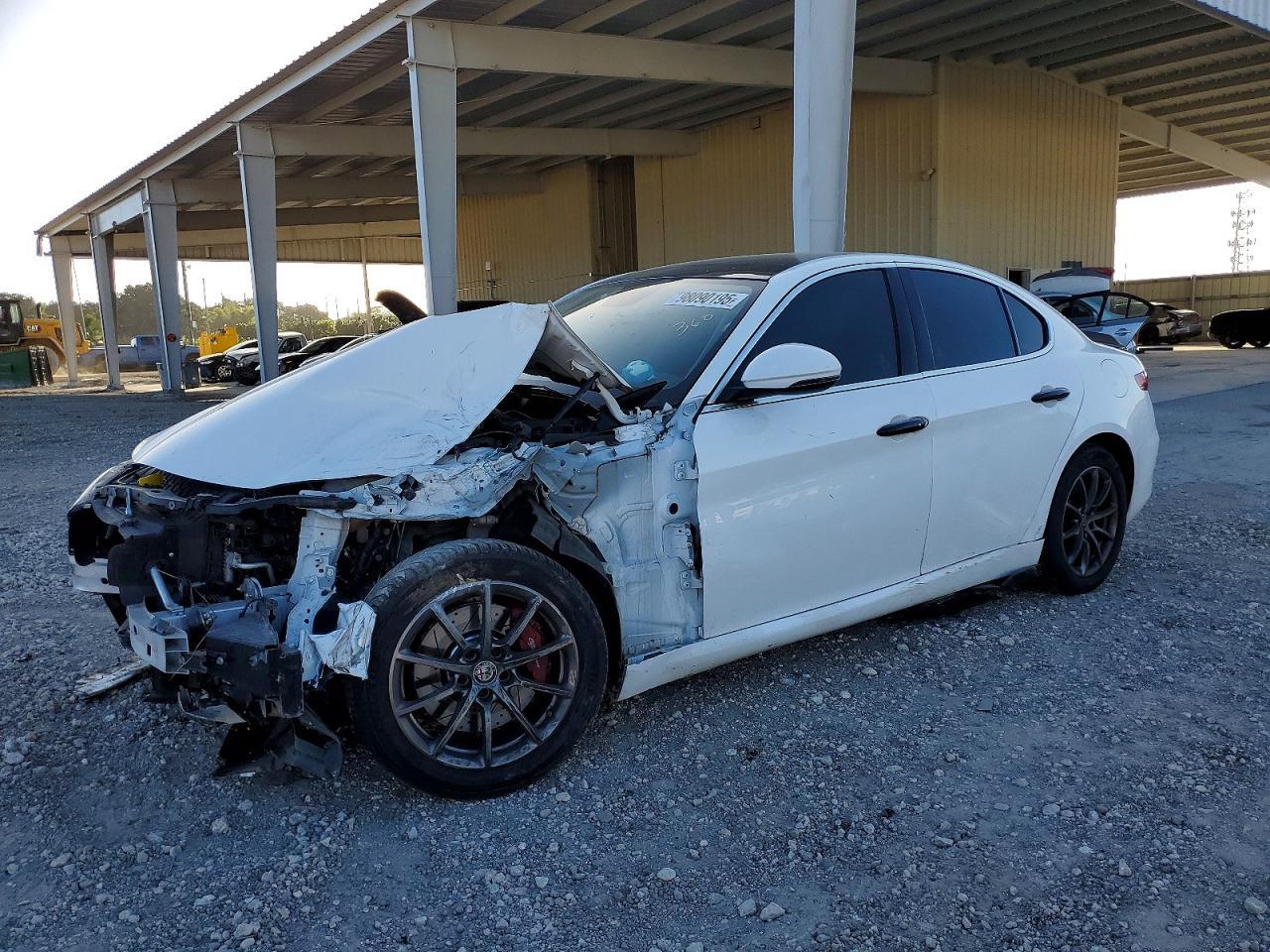 2018 Alfa Romeo Giulia Q4