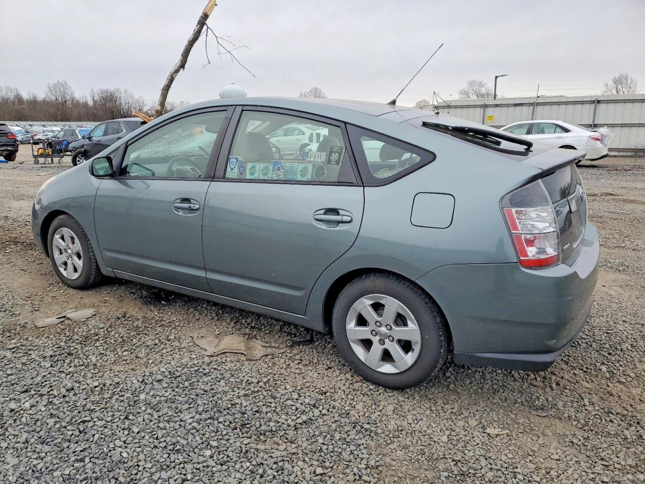 2004 Toyota Prius - Image 2