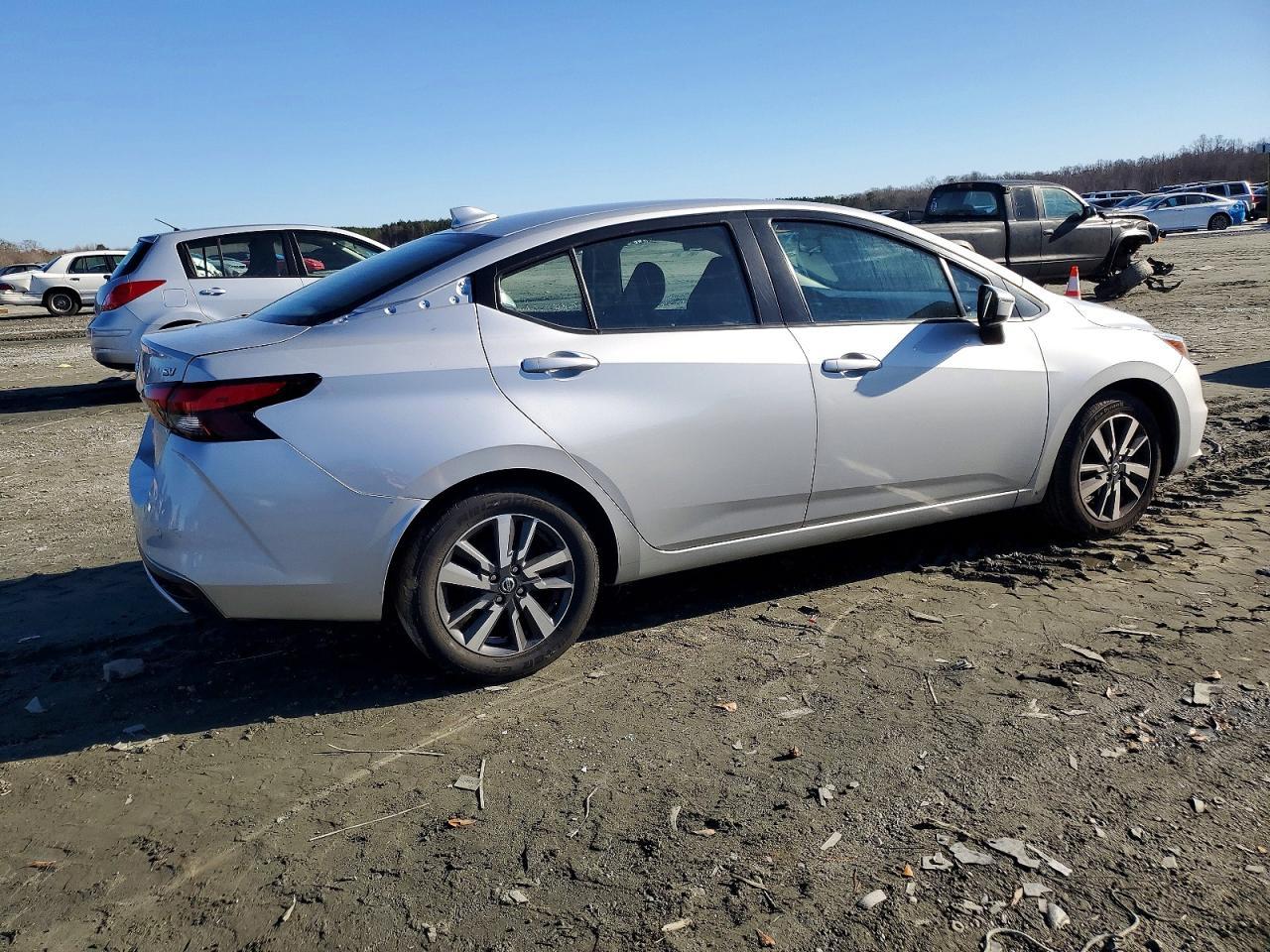 2021 Nissan Versa Sv - Image 3
