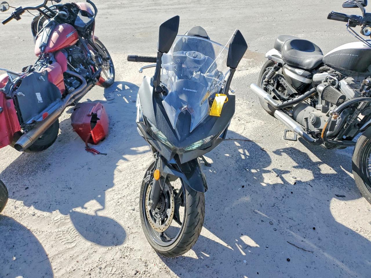 2025 Kawasaki Ex500 A - Фото 2