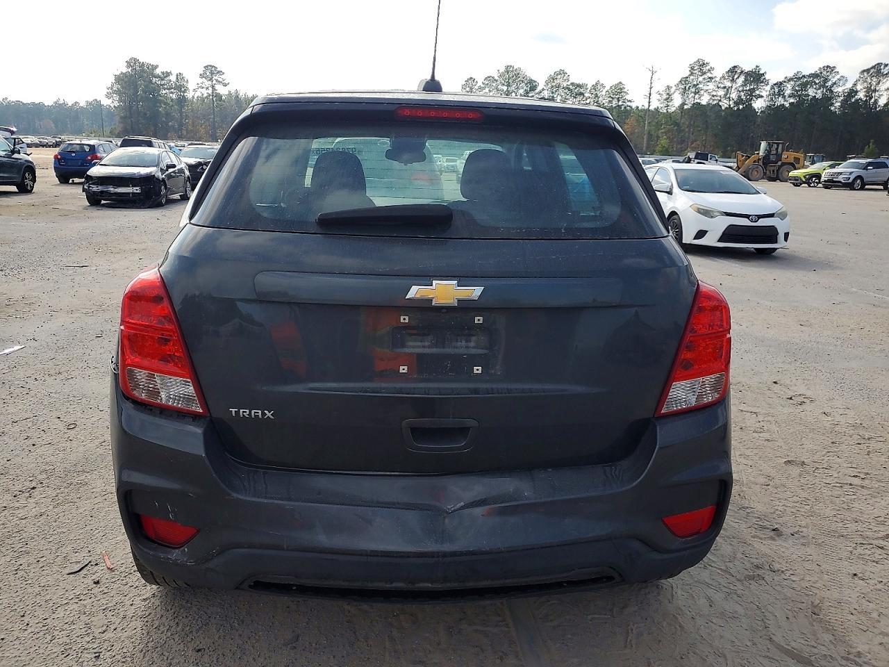 2019 Chevrolet Trax Ls - Image 6