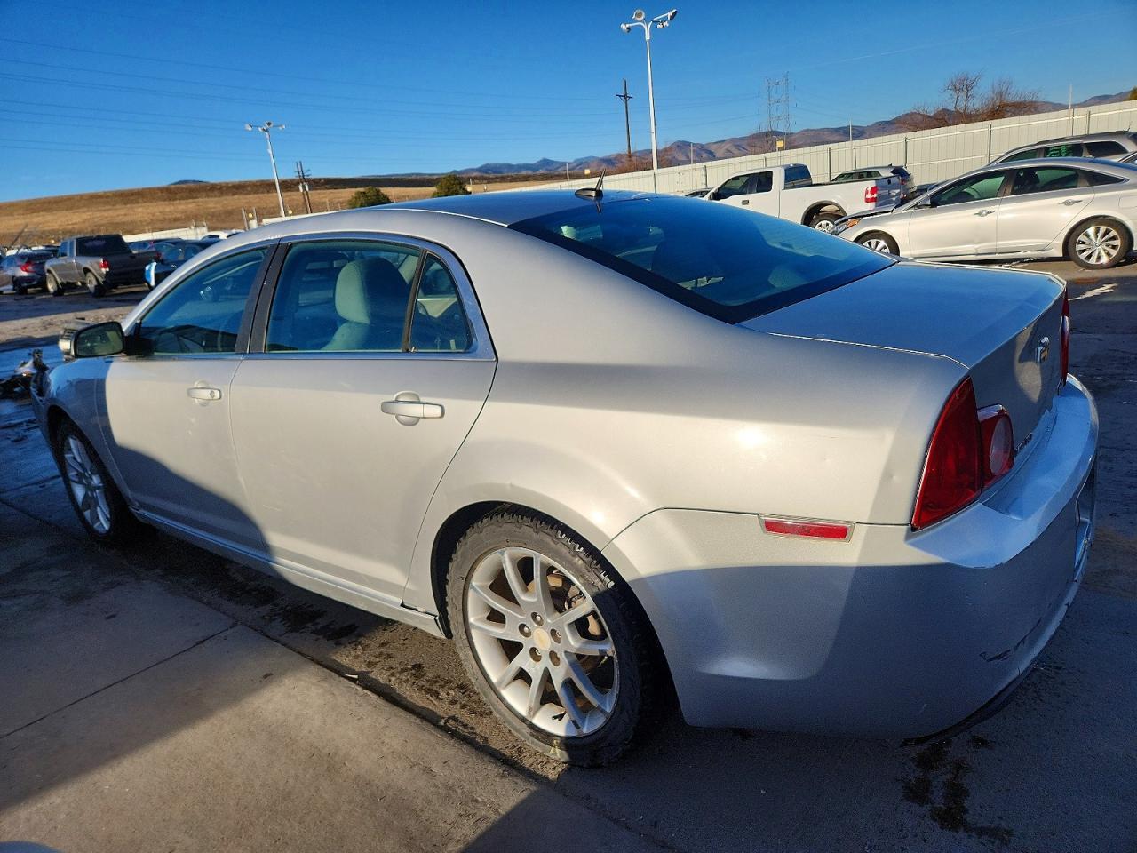 2010 Chevrolet Malibu Ls - Фото 2