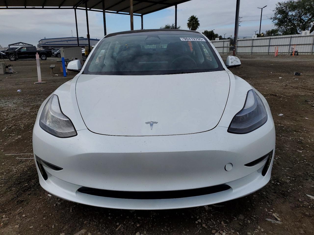 2023 Tesla Model 3 - Фото 5