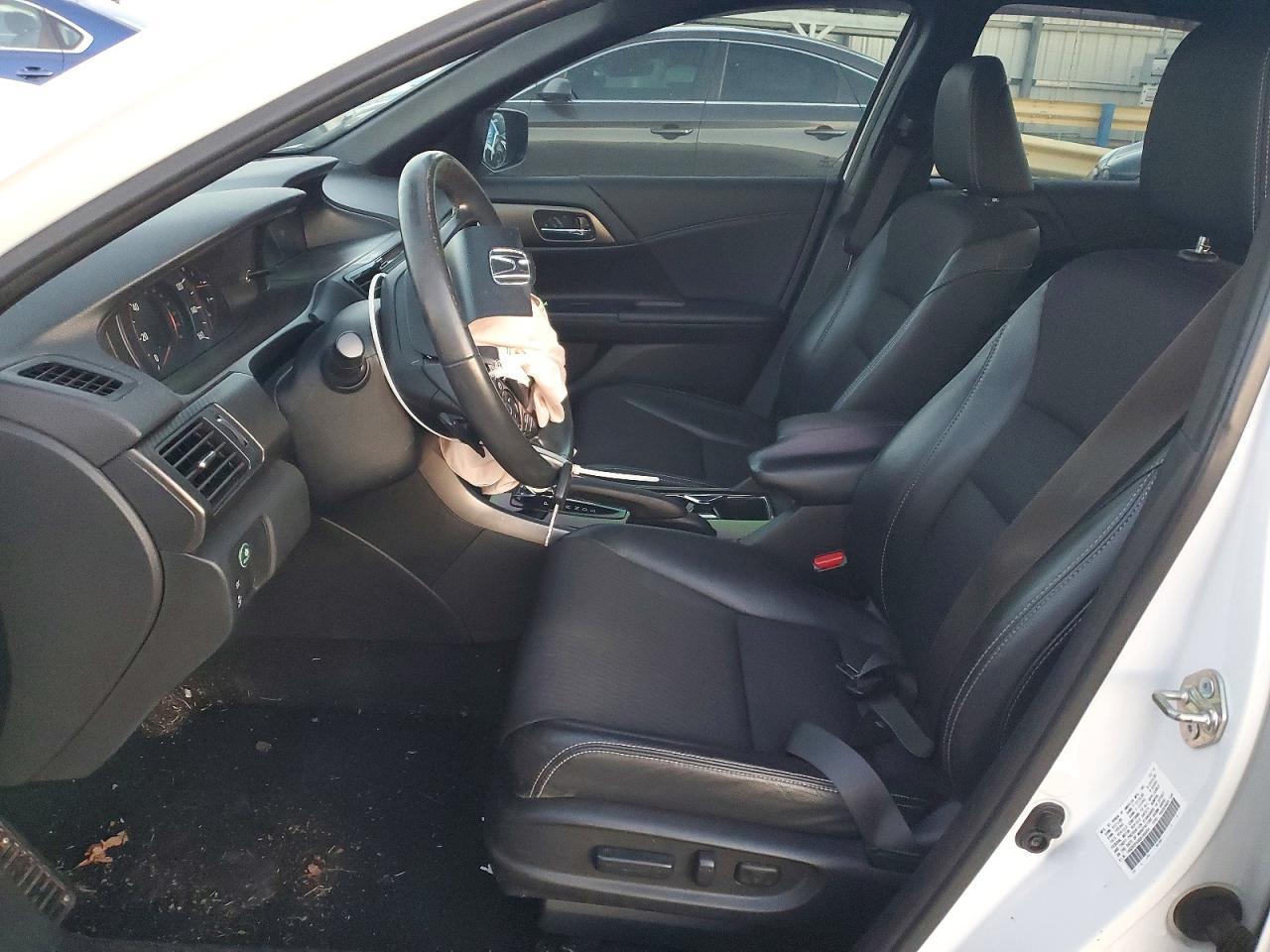 2016 Honda Accord Sport - Image 7
