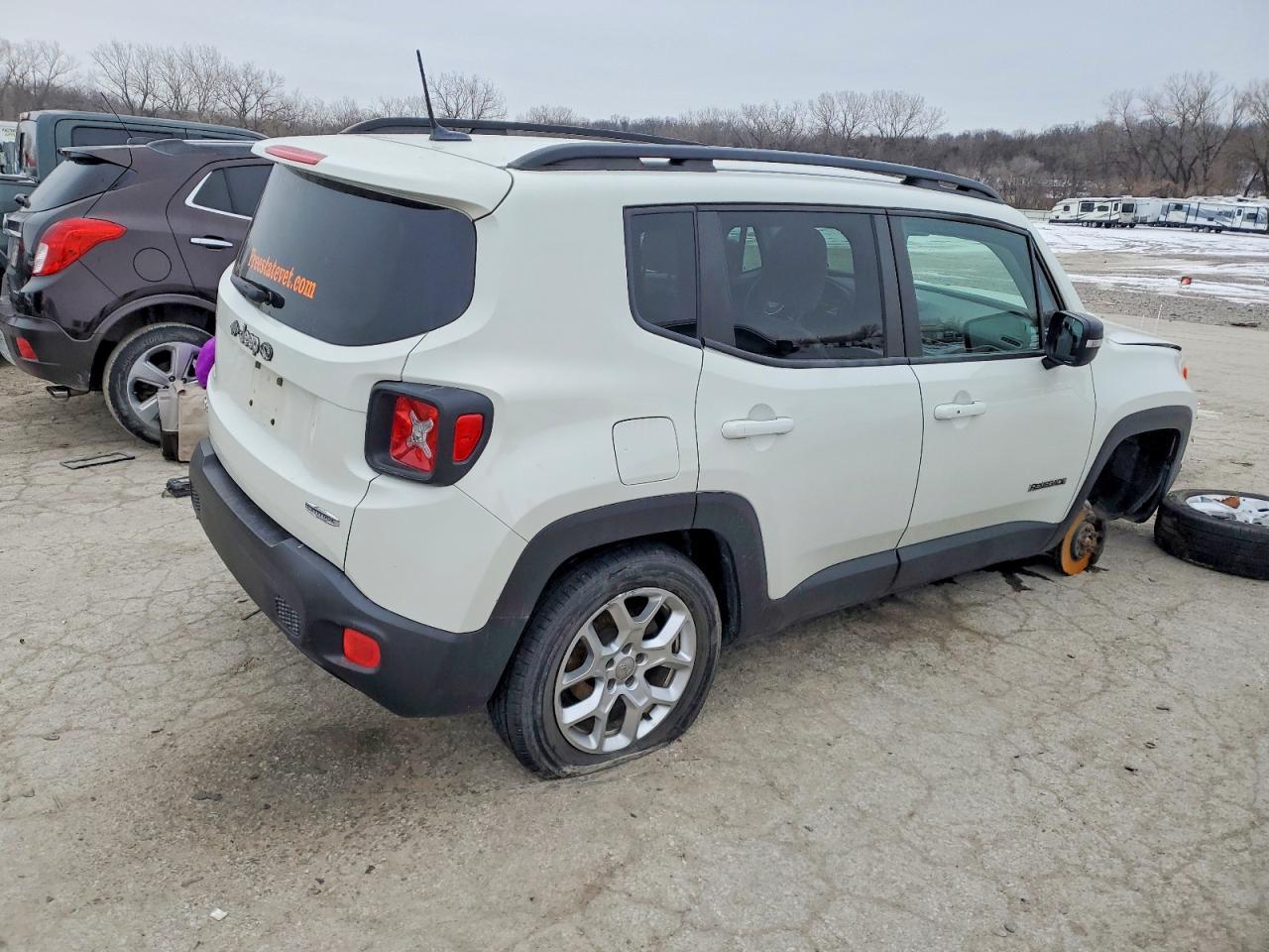 2015 Jeep Renegade Latitude - Фото 3
