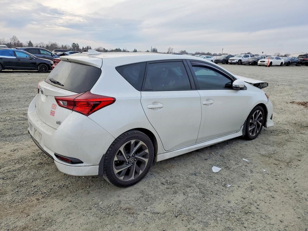 2018 Toyota Corolla Im - Фото 3