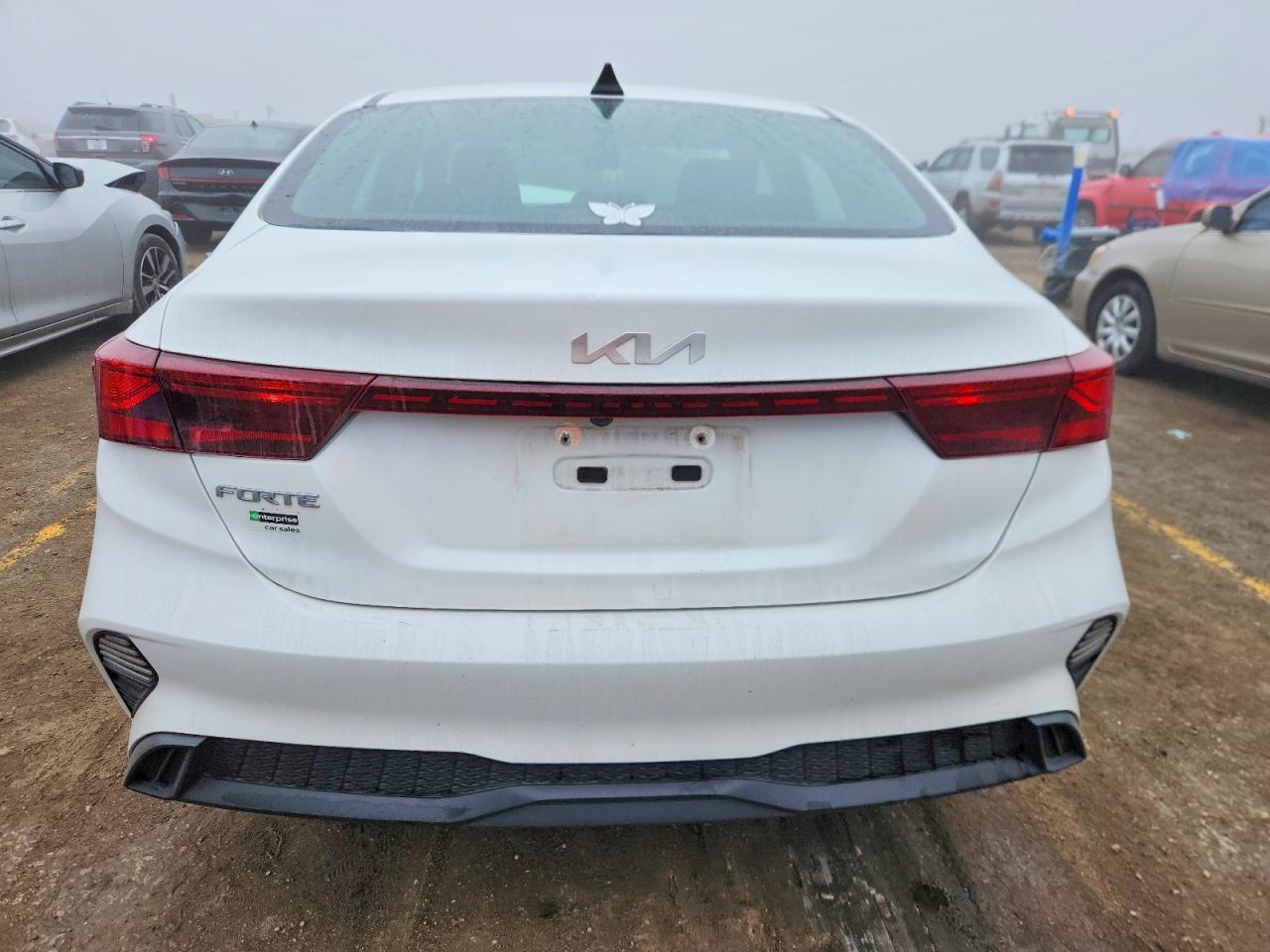 2023 Kia Forte Lxs - Image 6