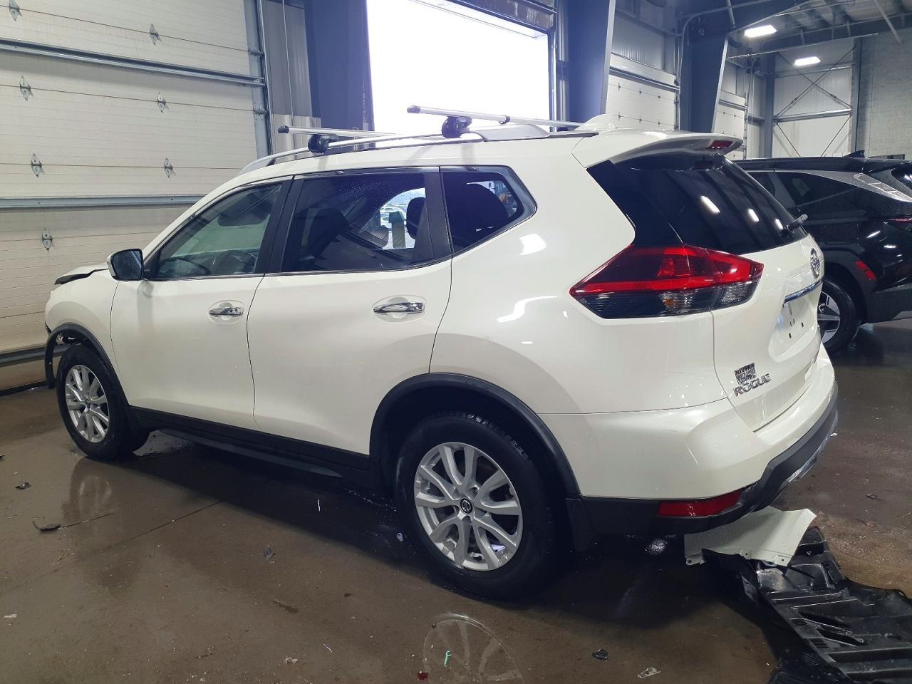 2018 Nissan Rogue Sv - Image 2