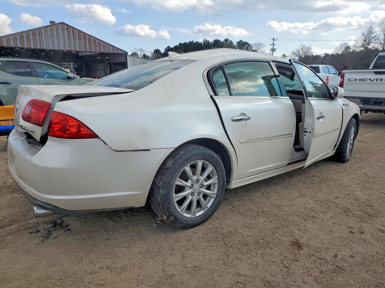 2010 Buick Lucerne Cxl - Image 3