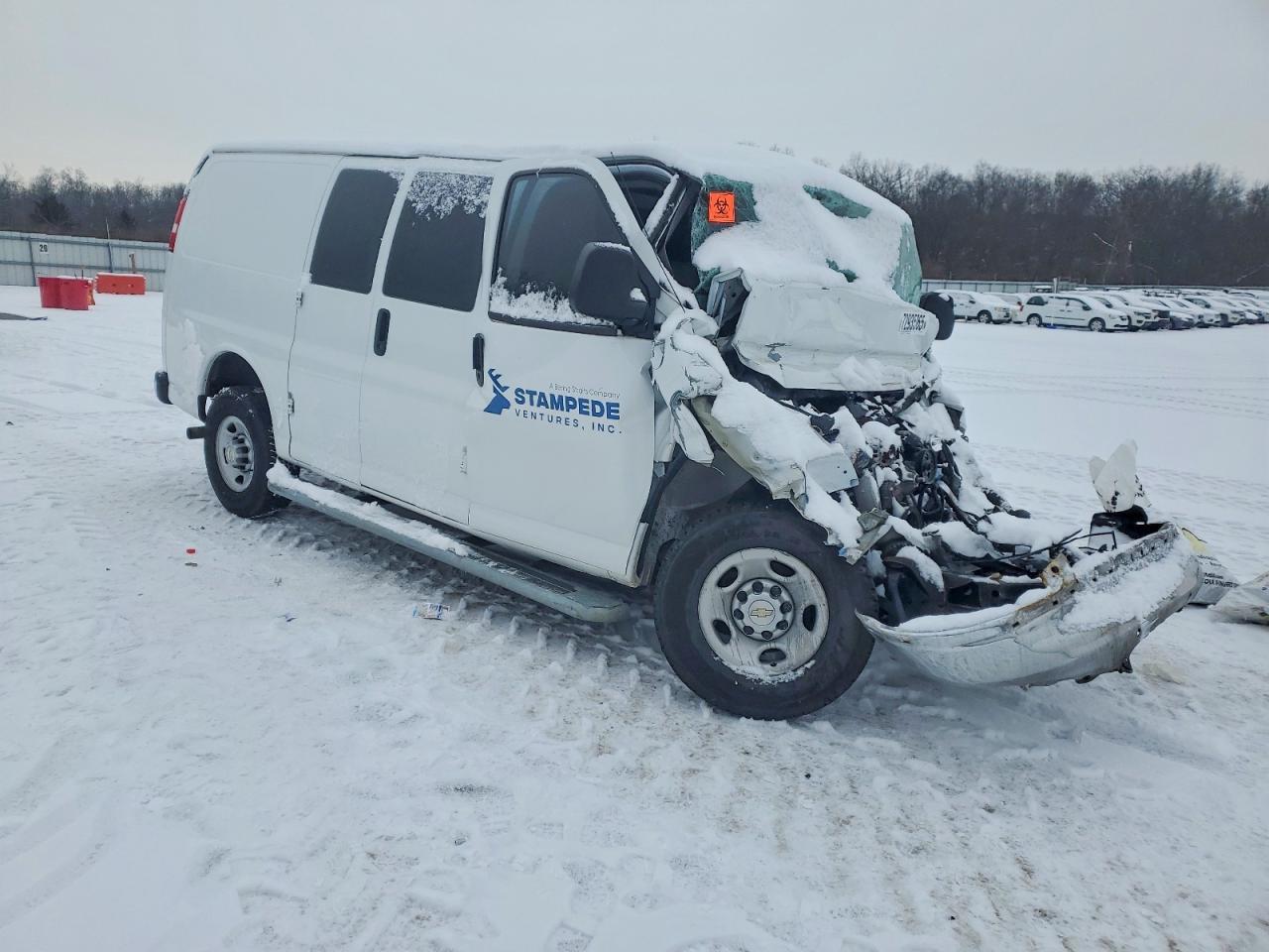 2022 Chevrolet Express 2500 Utility / Service Van - Фото 4