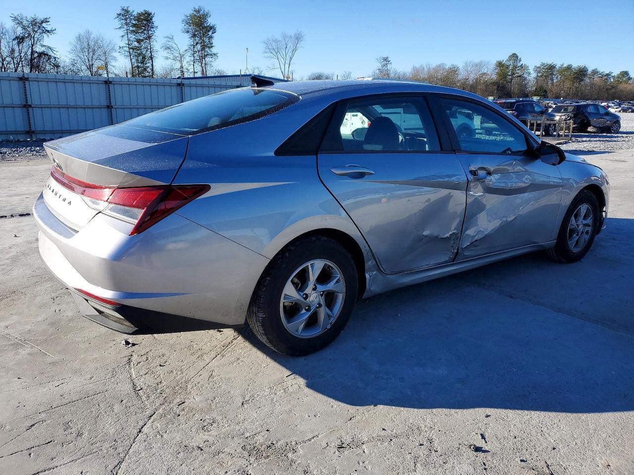2023 Hyundai Elantra Se - Фото 3