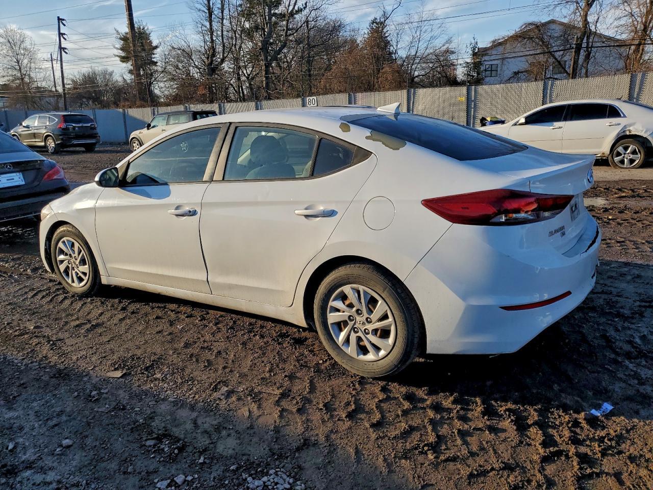 2017 Hyundai Elantra Se - Image 2