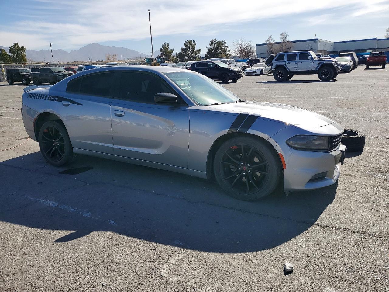 2018 Dodge Charger Sxt - Image 4
