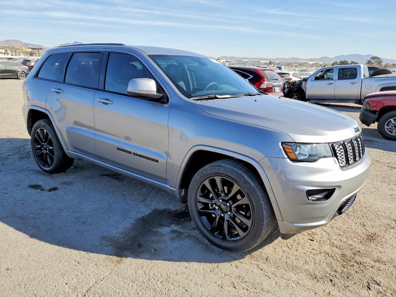 2020 Jeep Grand Cherokee Laredo - Фото 4