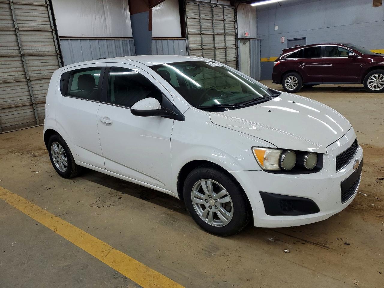 2016 Chevrolet Sonic Lt - Фото 4