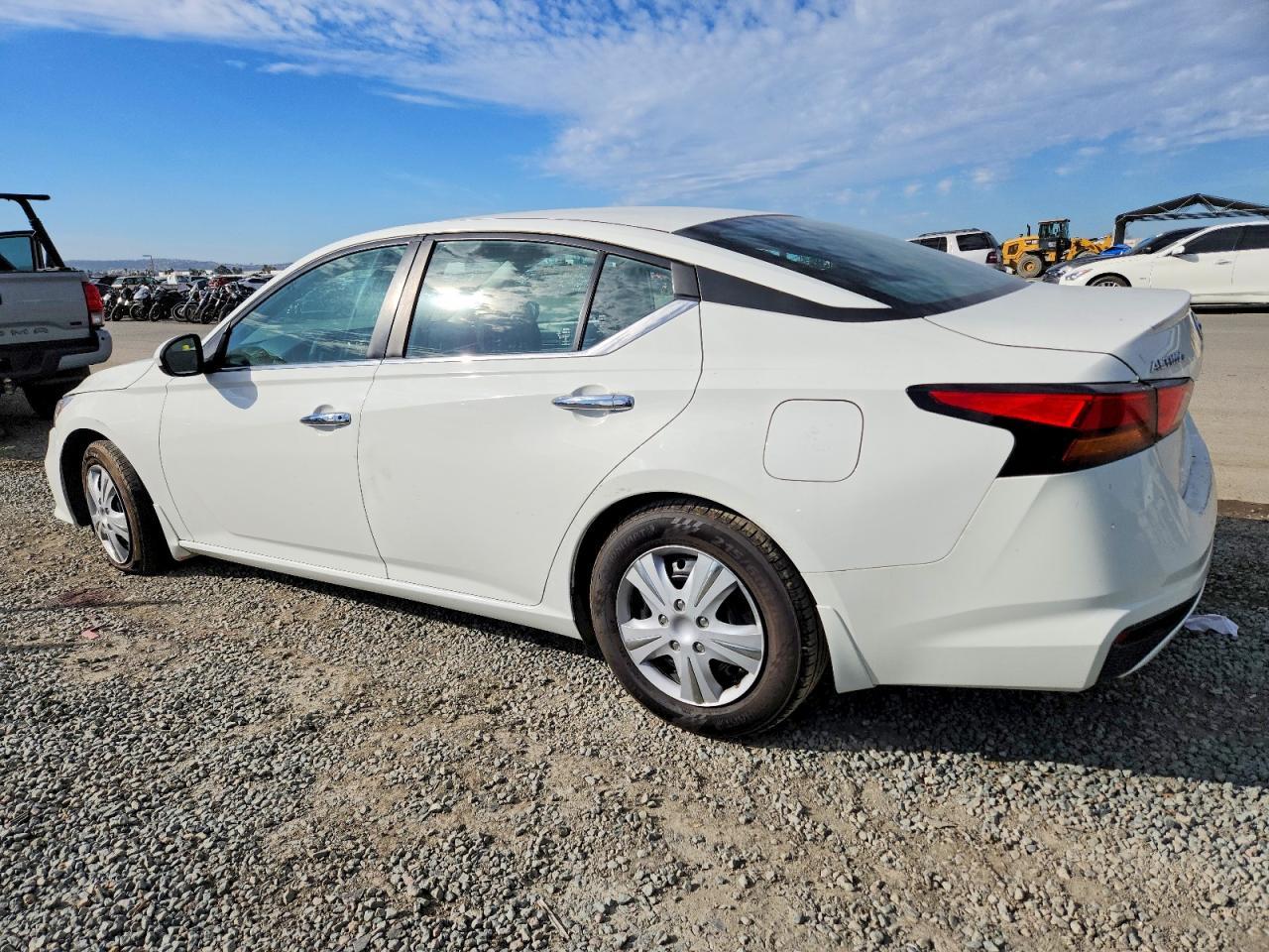 2021 Nissan Altima S - Image 2