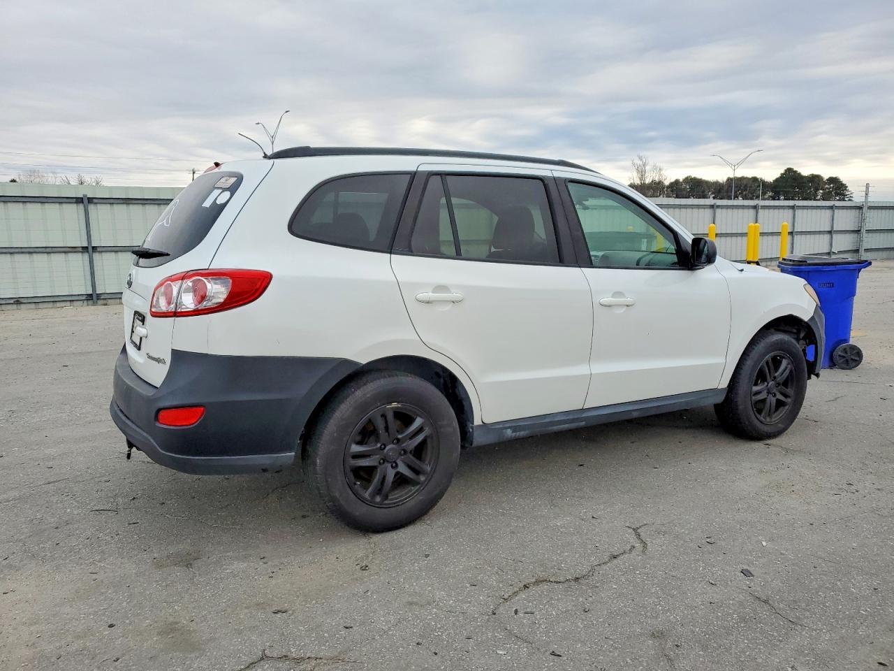 2011 Hyundai Santa Fe Gls - Image 3