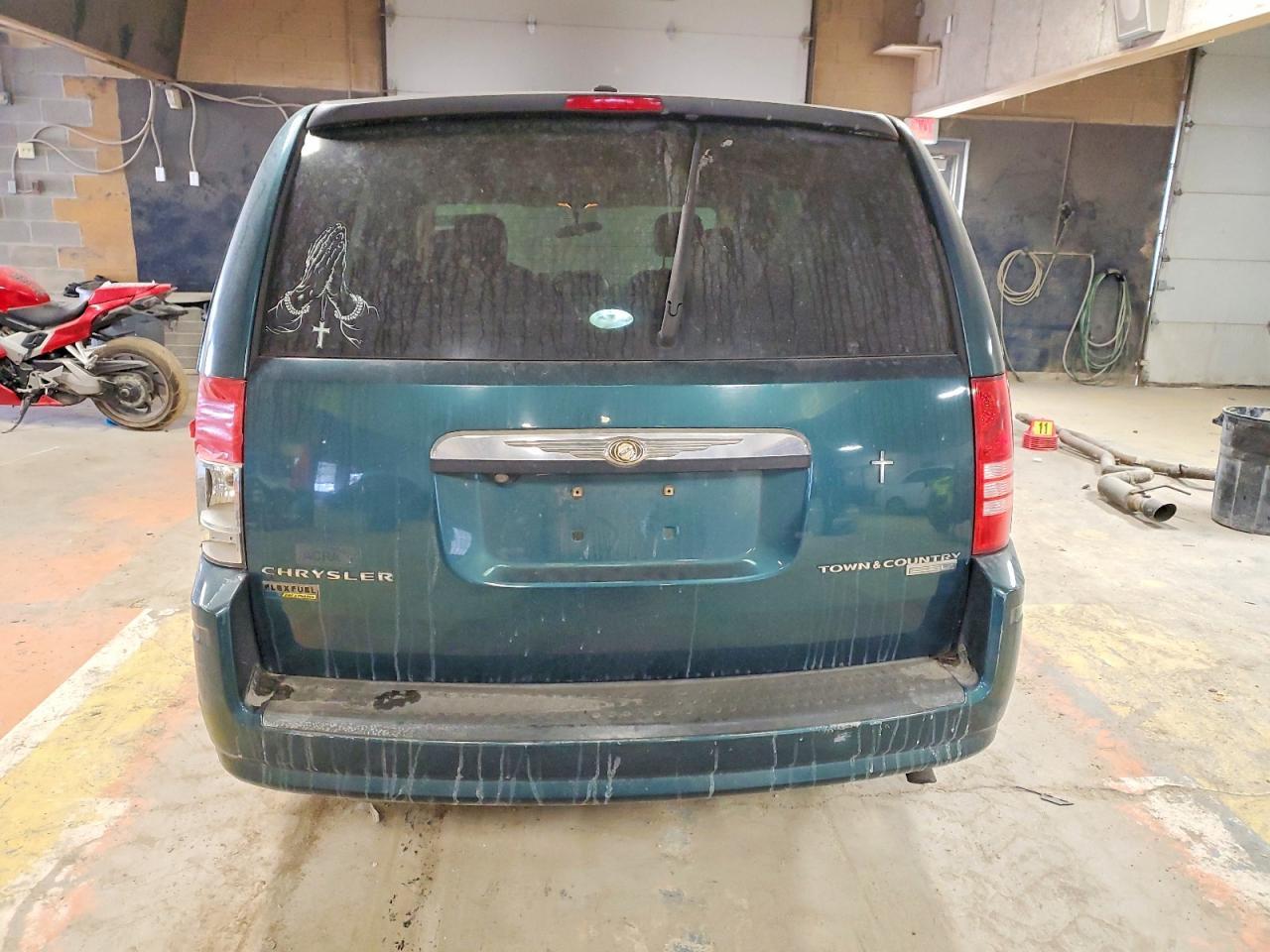 2009 Chrysler Town & Country Lx - Фото 6