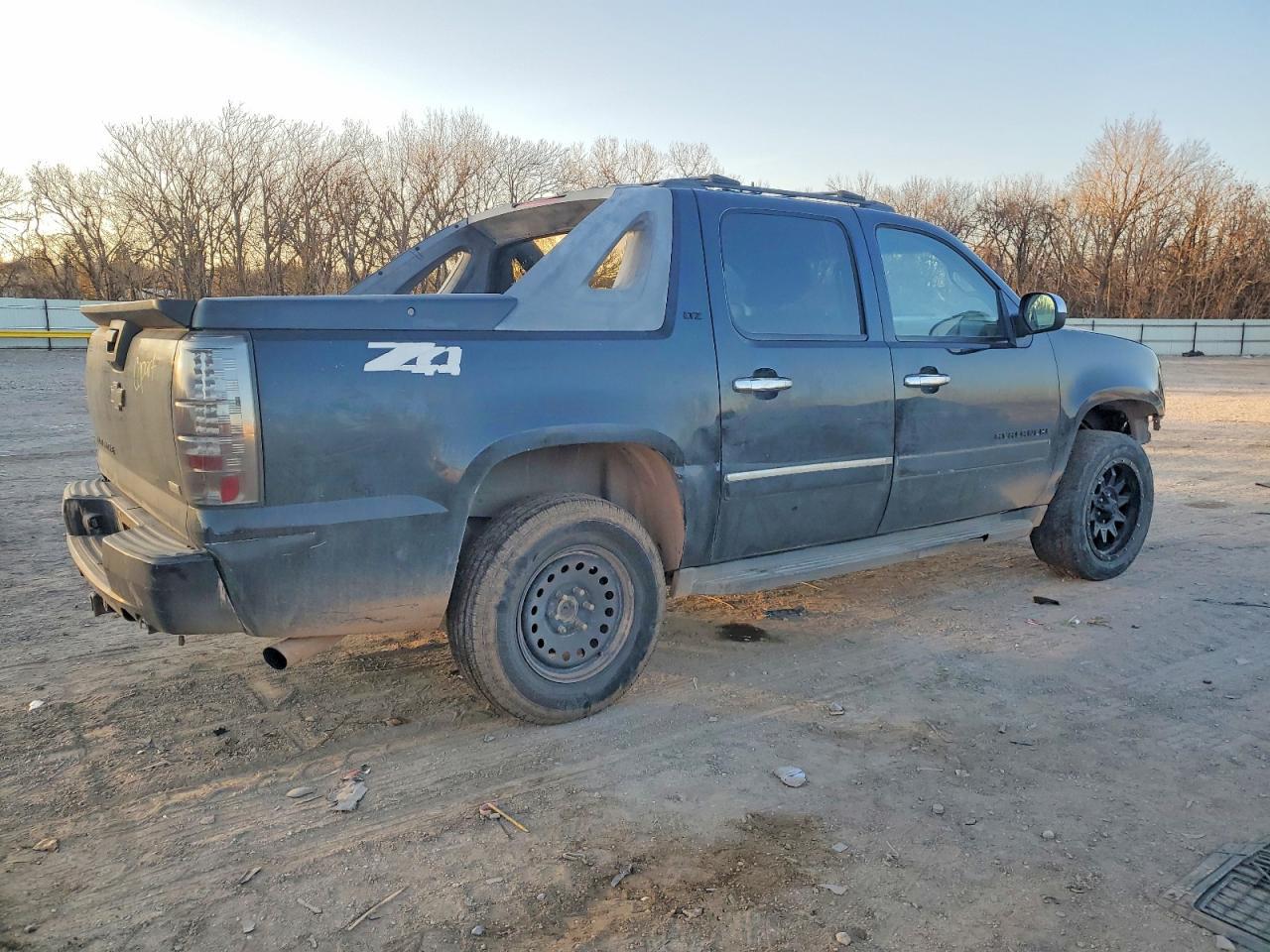 2010 Chevrolet Avalanche Ltz - Фото 3