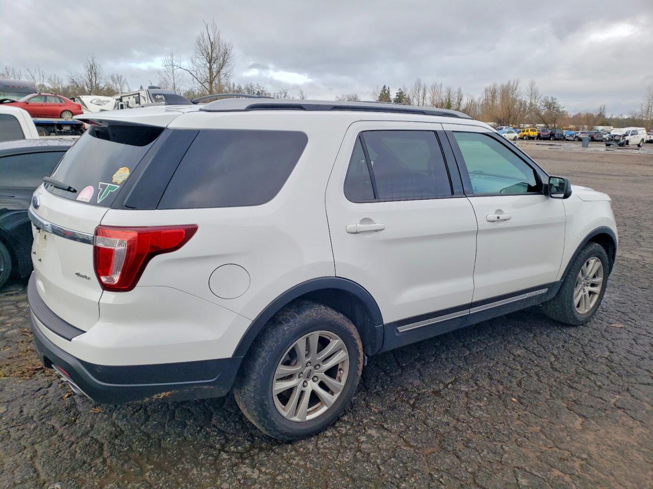 2018 Ford Explorer Xlt - Фото 3