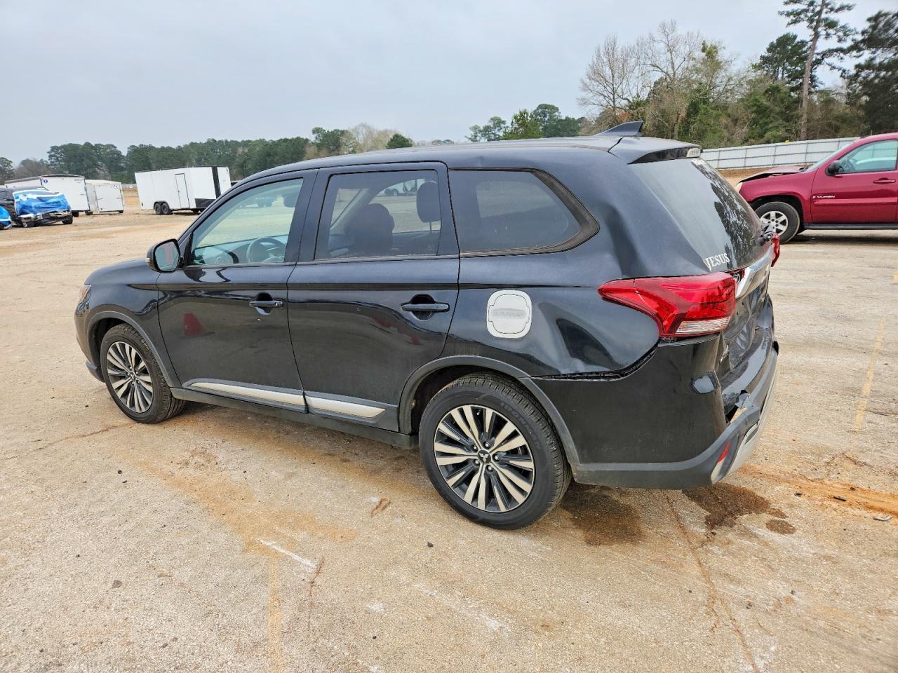 2020 Mitsubishi Outlander Se - Фото 2