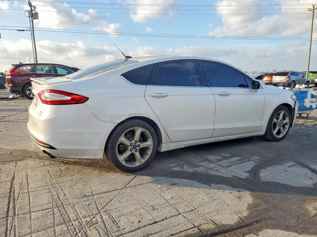 2016 Ford Fusion Se - Фото 3