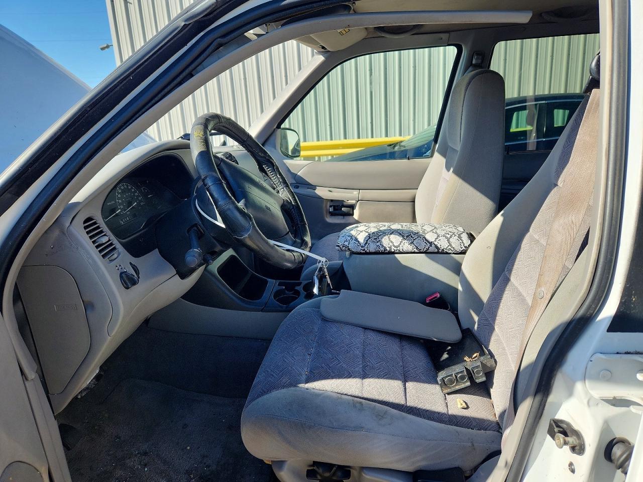 2000 Ford Explorer Xlt - Image 7