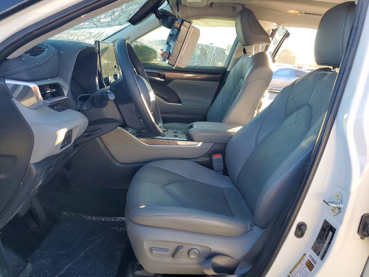 2023 Toyota Highlander Platinum - Фото 7