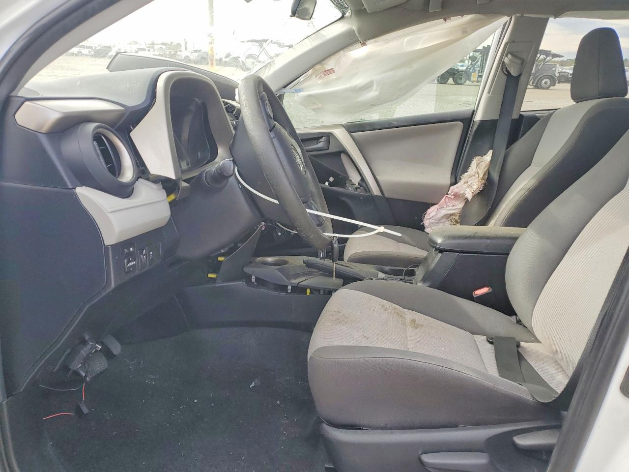 2015 Toyota Rav4 Le - Фото 7