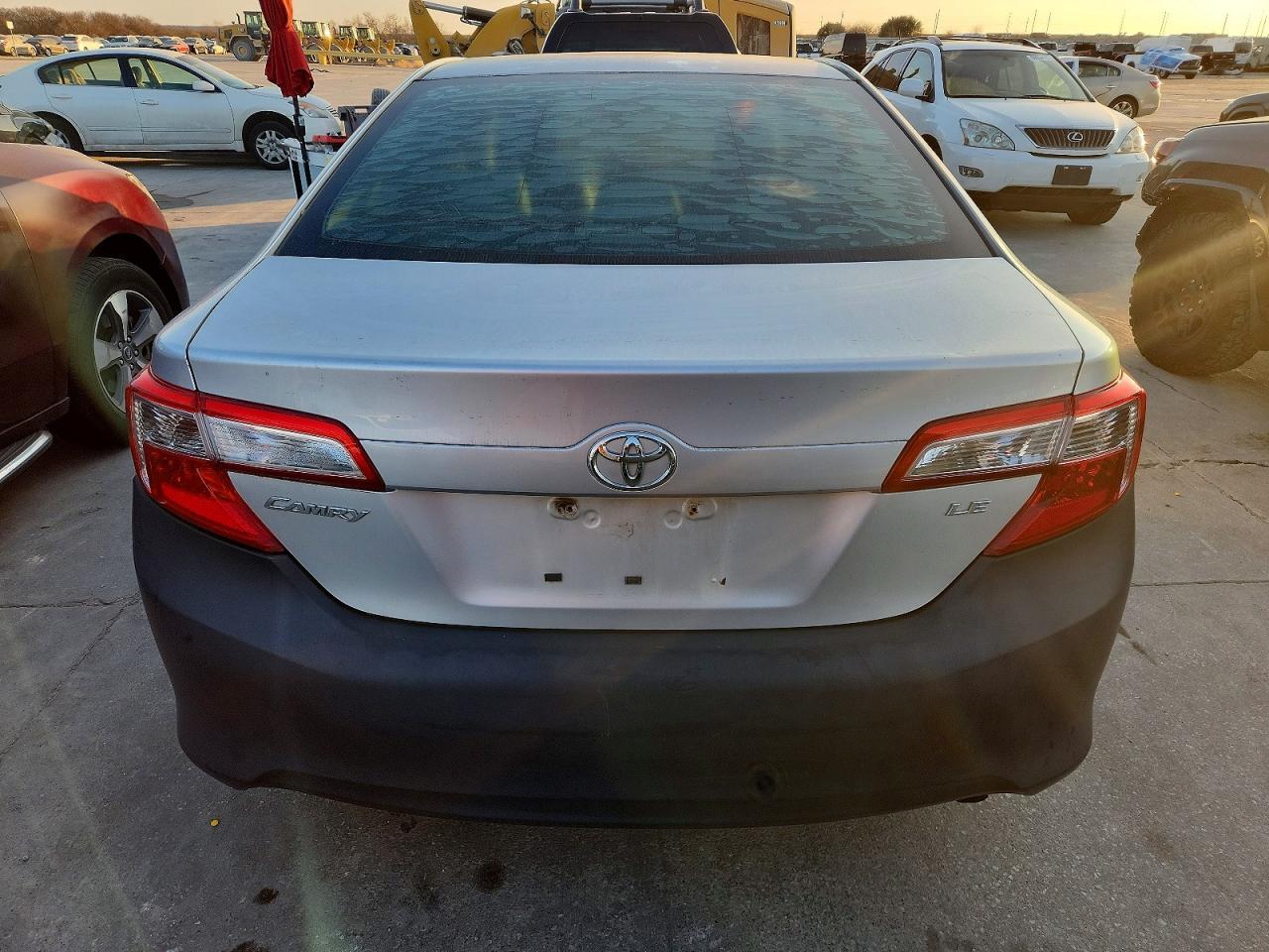 2013 Toyota Camry - Фото 6