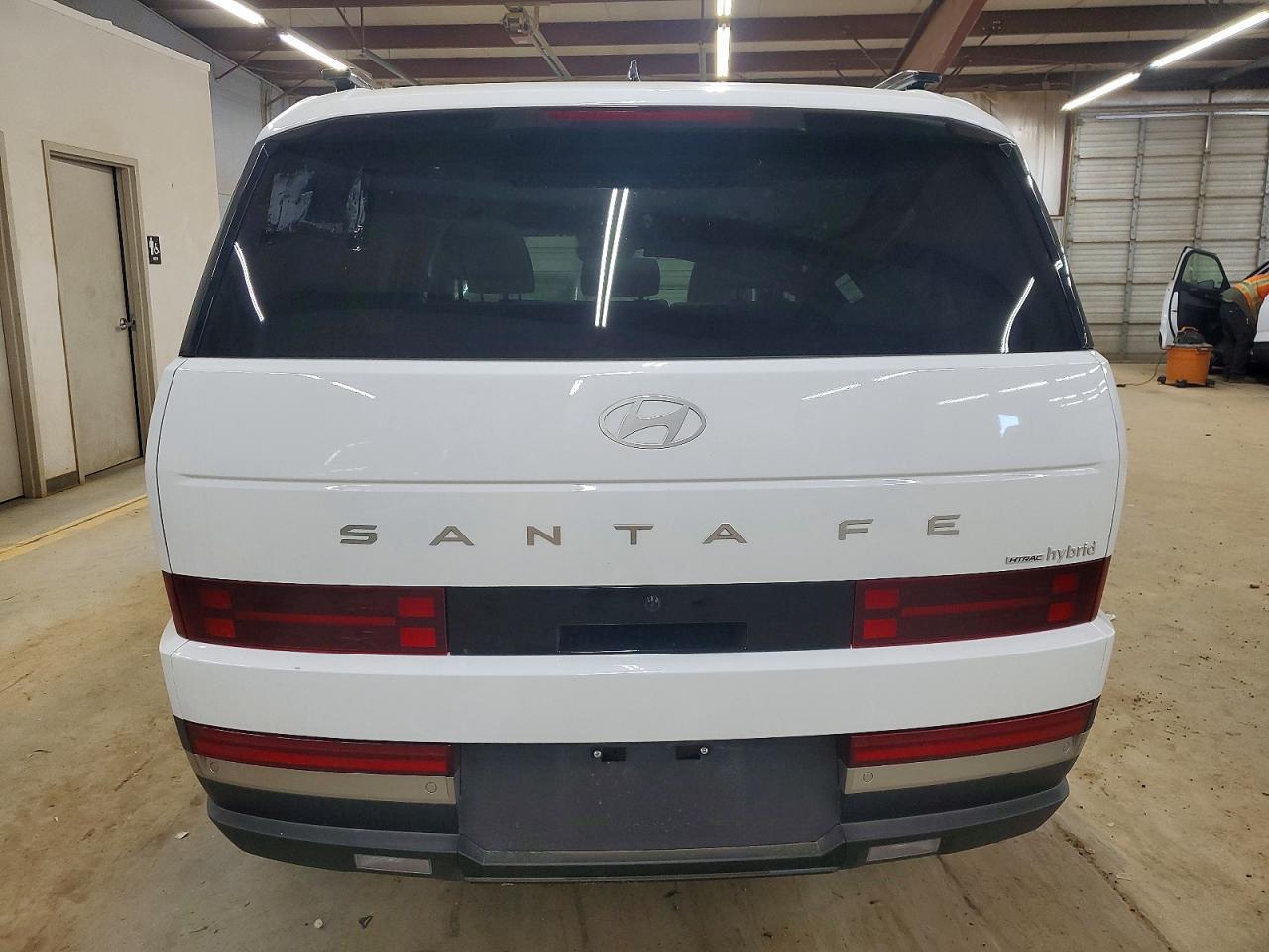 2025 Hyundai Santa Fe Hybrid Limited - Image 6