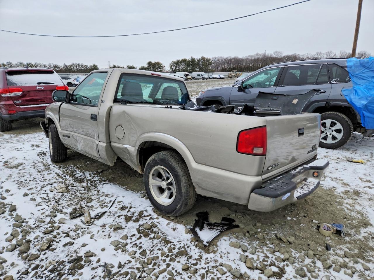 2000 Chevrolet S Truck S10 - Image 2